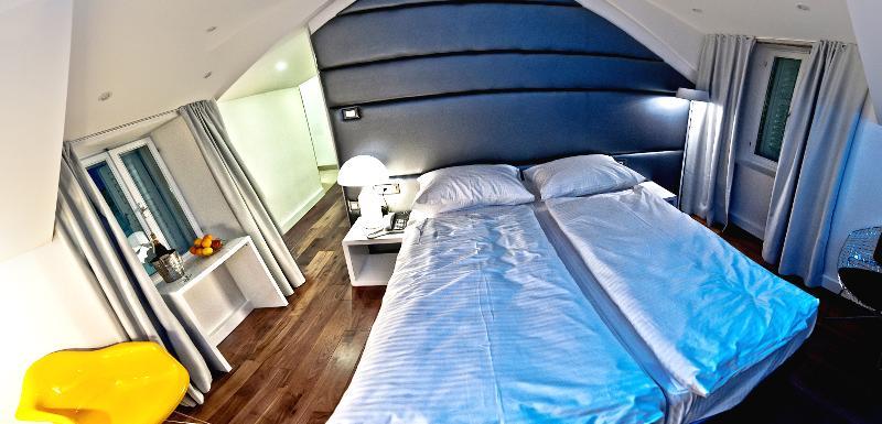 Jupiter Luxury Hotell 4*