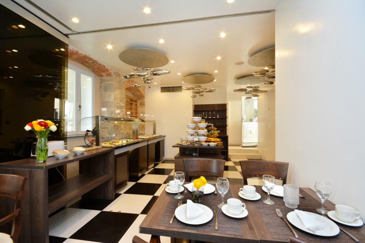 Jupiter Luxury Hotell 4*